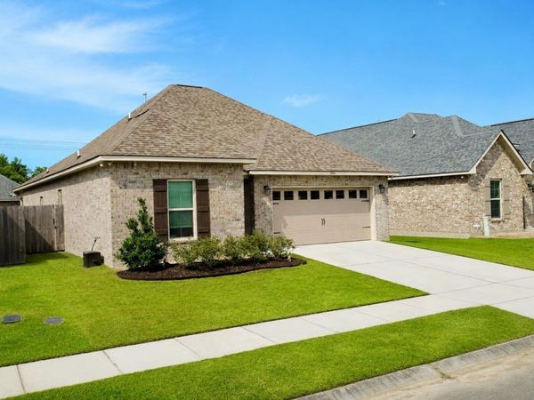 1042 Elliston Dr, Gonzales, LA 70737