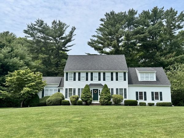 100 Fairway Dr, Halifax, MA 02338