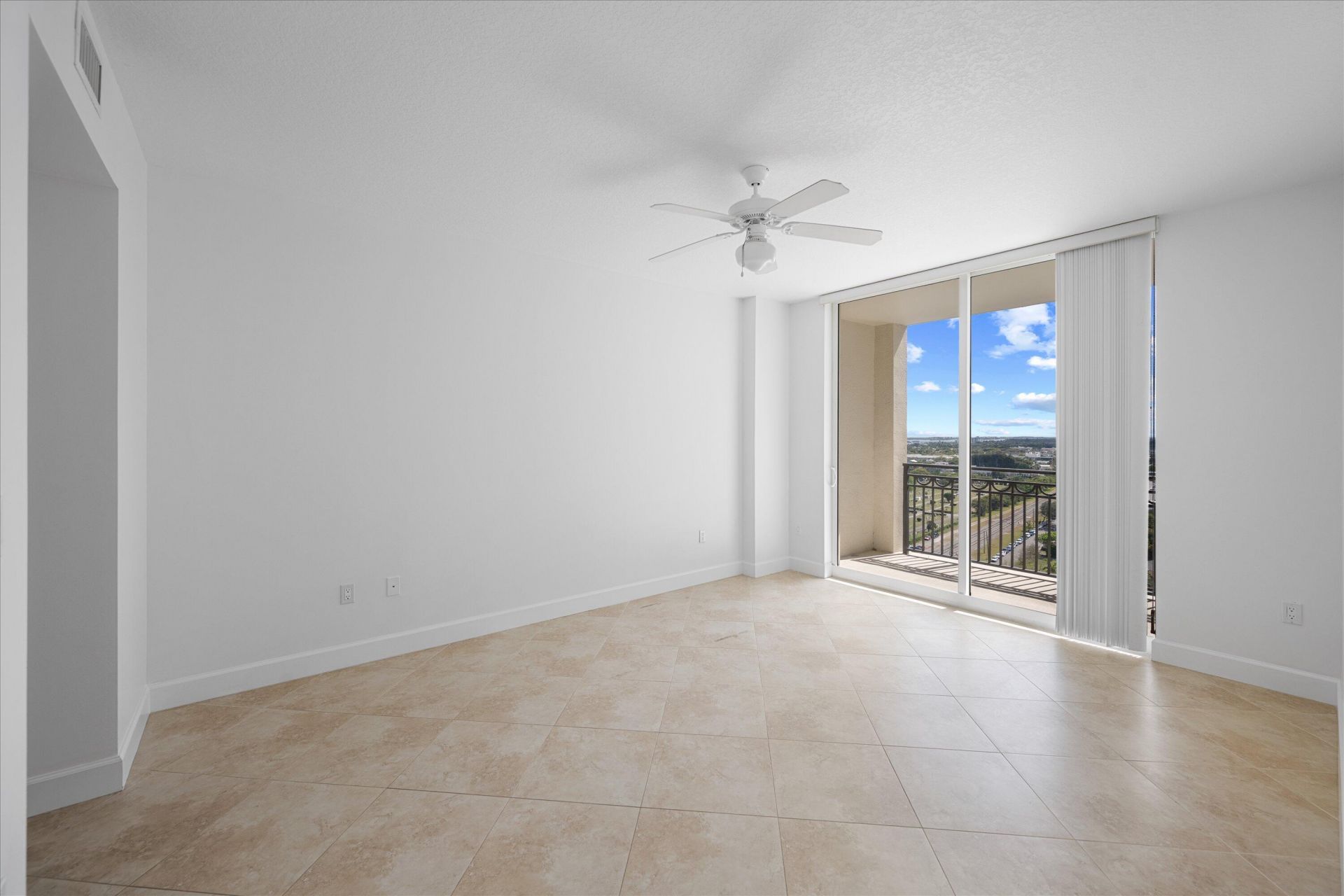 550 Okeechobee Boulevard, Unit 1605, West Palm Beach, FL 33401 Photo