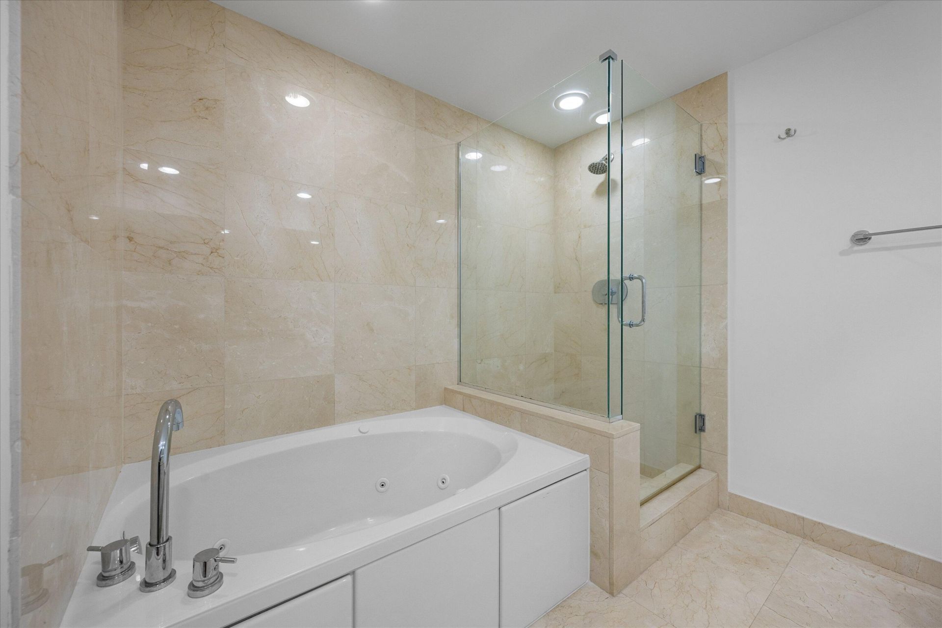 550 Okeechobee Boulevard, Unit 1605, West Palm Beach, FL 33401 Photo