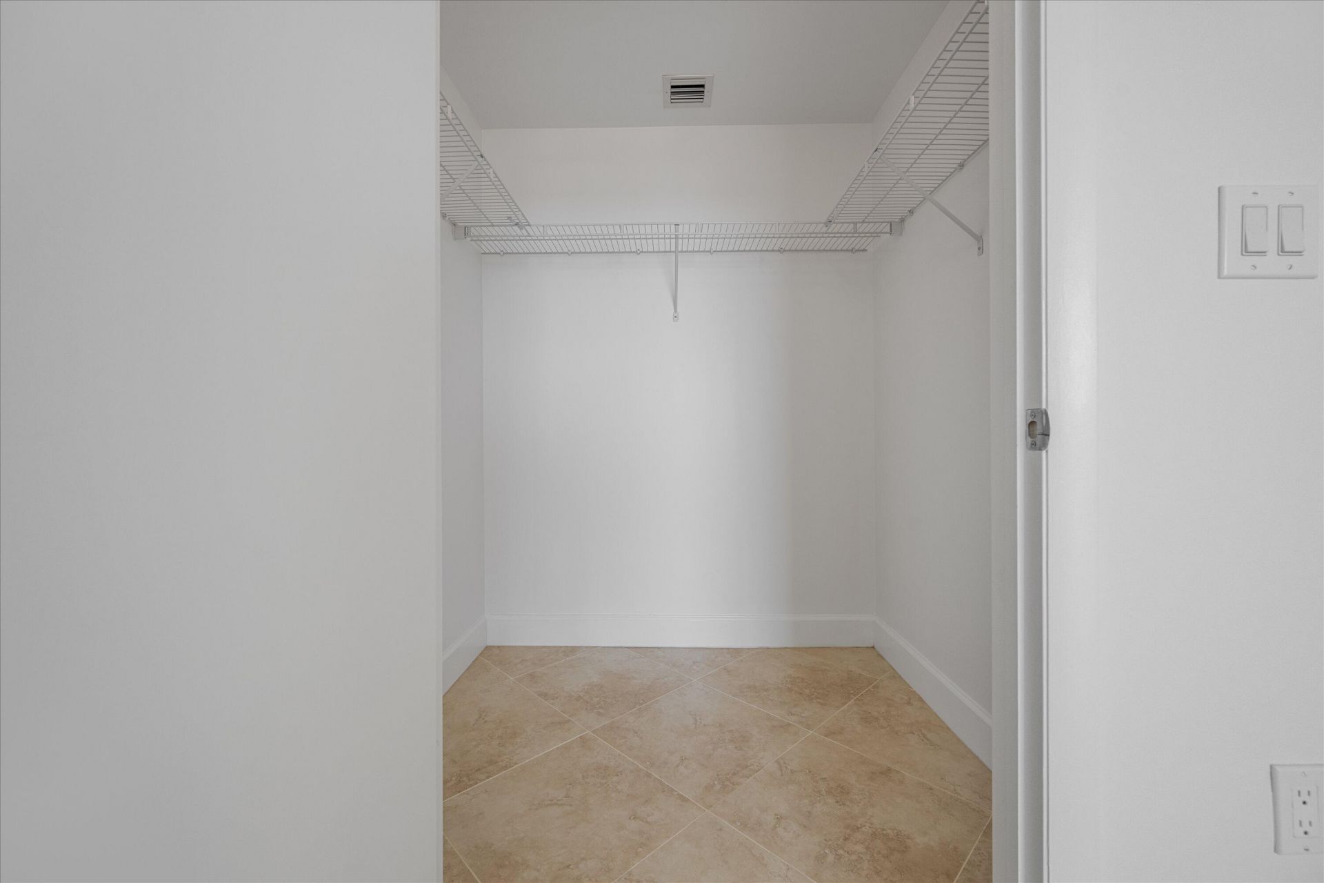 550 Okeechobee Boulevard, Unit 1605, West Palm Beach, FL 33401 Photo