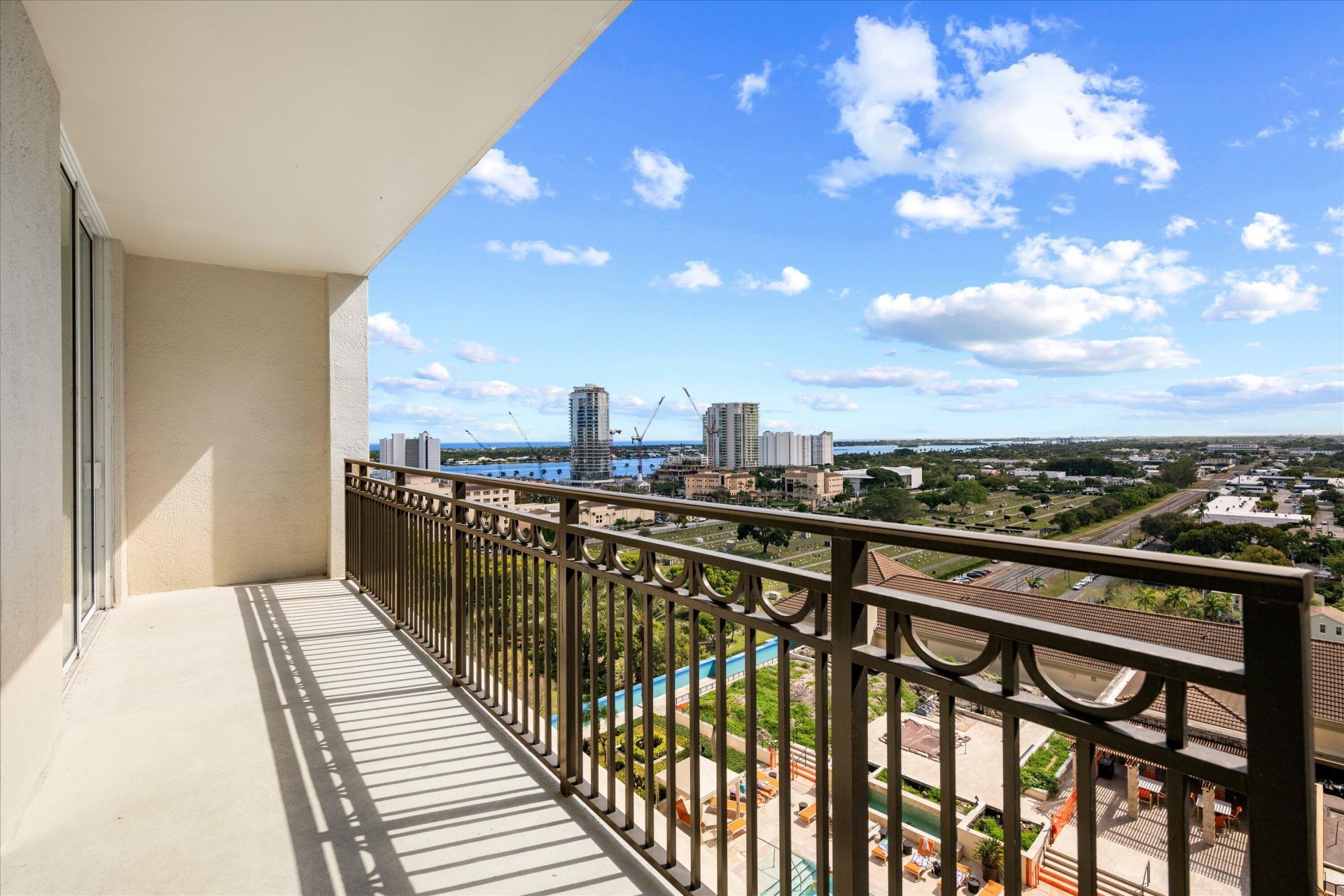 550 Okeechobee Boulevard, Unit 1605, West Palm Beach, FL 33401 Photo