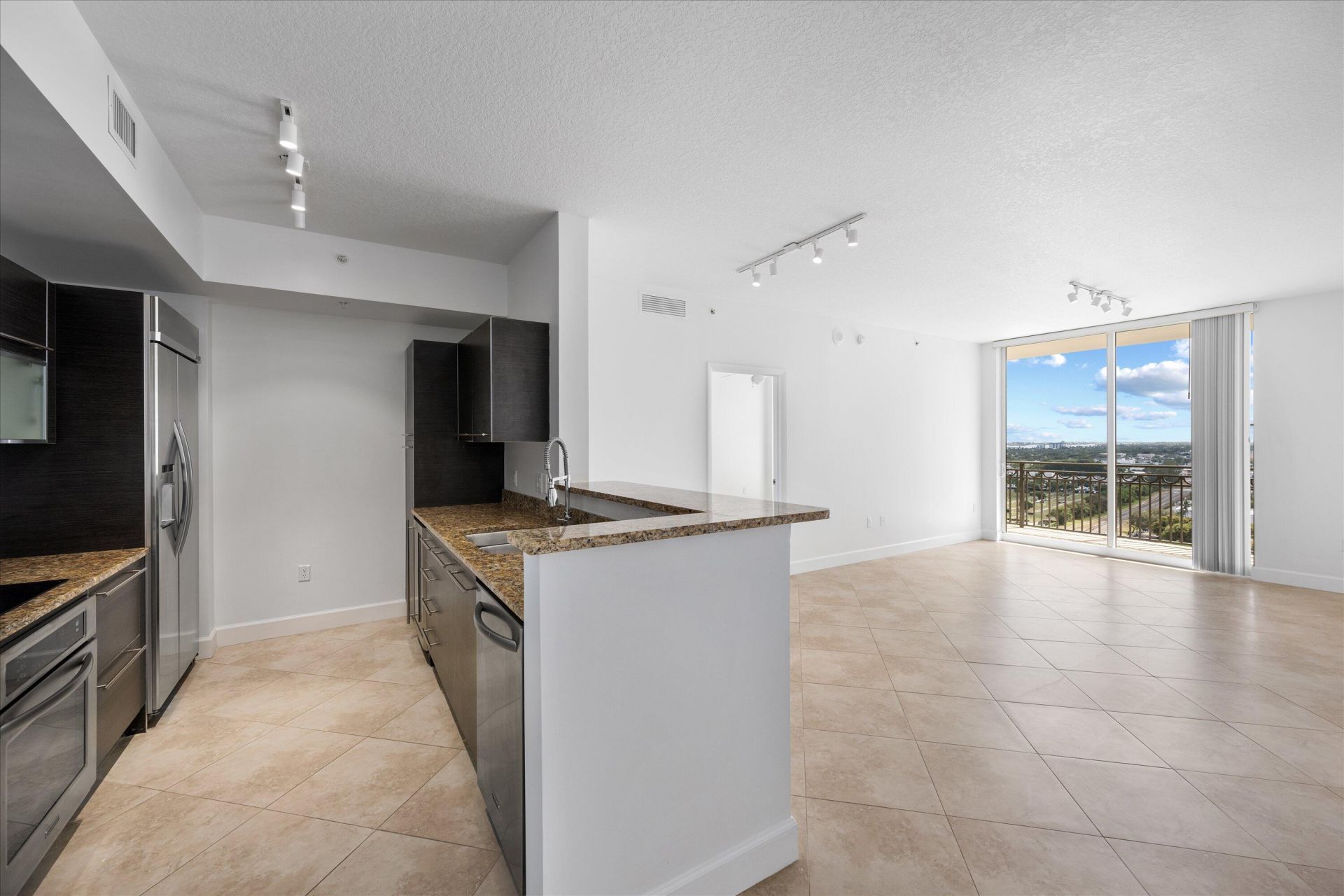 550 Okeechobee Boulevard, Unit 1605, West Palm Beach, FL 33401 Photo