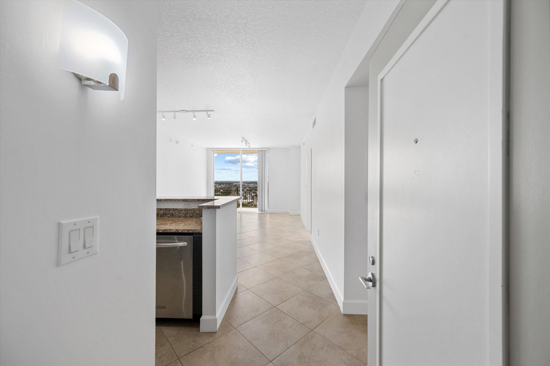 550 Okeechobee Boulevard, Unit 1605, West Palm Beach, FL 33401 Photo