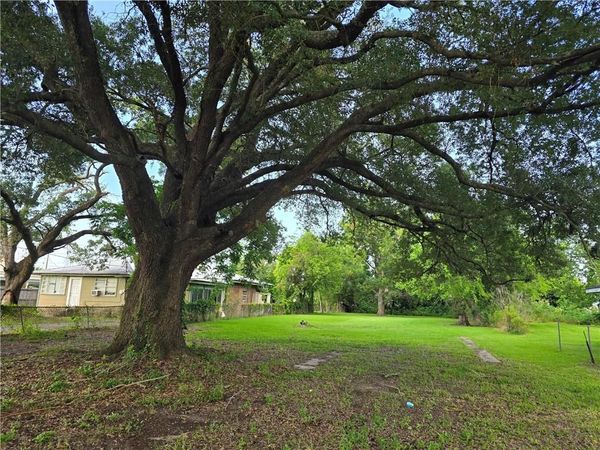 430 CAMPHOR Street , LaPlace, LA 70068