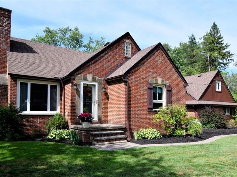30235 Woodall Drive, Solon, OH 44139 Photo 1