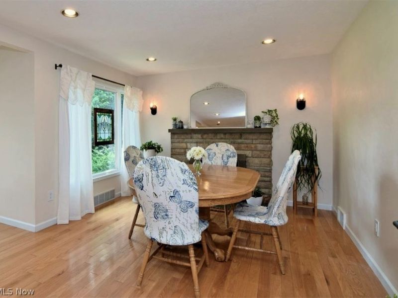 30235 Woodall Drive, Solon, OH 44139 Photo 4