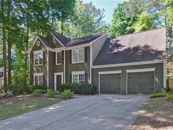 8004 Huntcliff Road , Woodstock, GA 30189