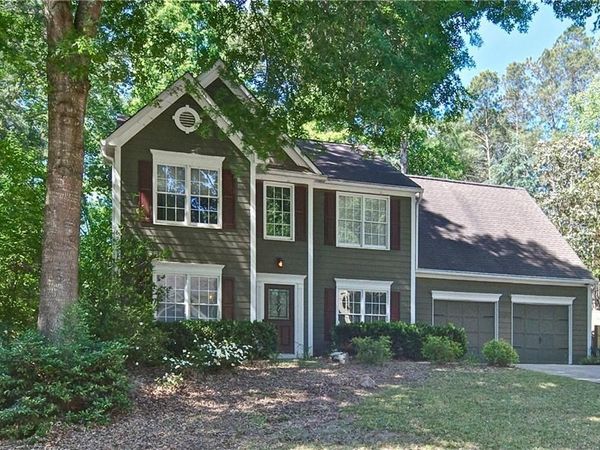 8004 Huntcliff Road, Woodstock, GA 30189