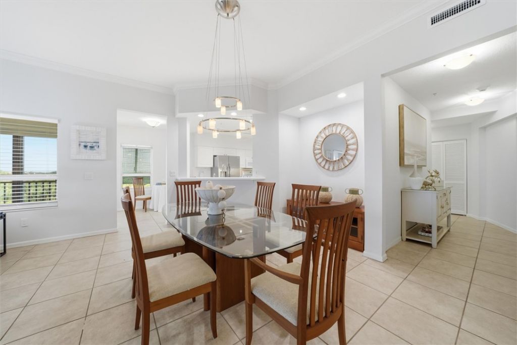 8814 S Sea Oaks Way, Unit 306, Vero Beach, FL 32963 Photo