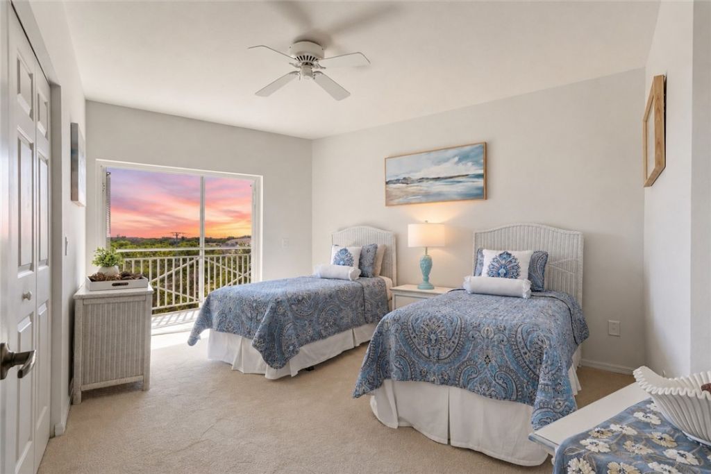 8814 S Sea Oaks Way, Unit 306, Vero Beach, FL 32963 Photo