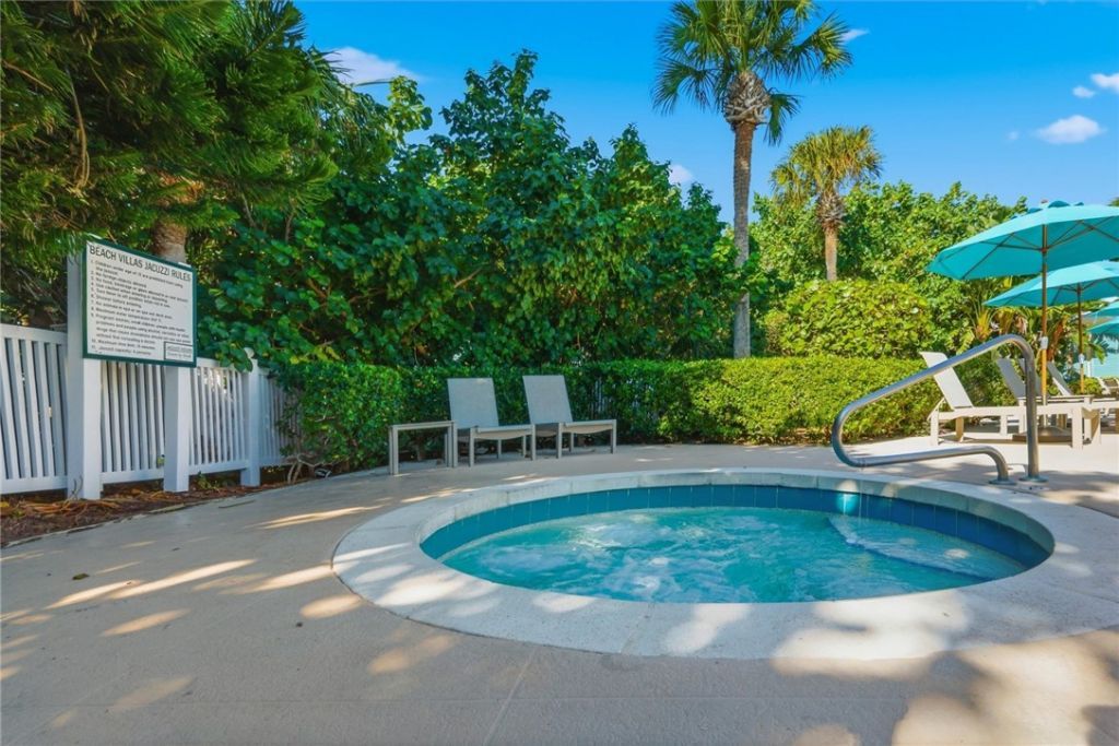8814 S Sea Oaks Way, Unit 306, Vero Beach, FL 32963 Photo