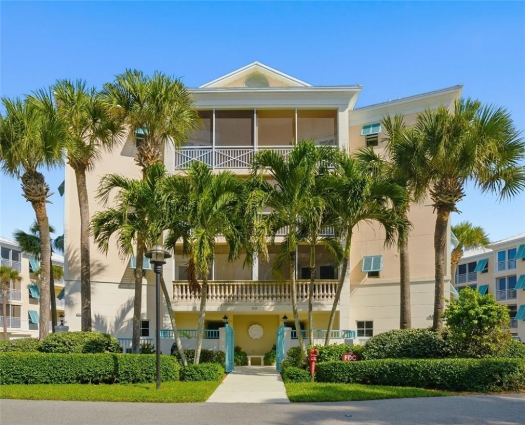 8814 S Sea Oaks Way, Unit 306, Vero Beach, FL 32963 Photo