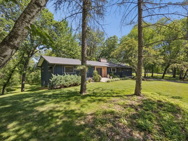443 Salem Place, Mahtomedi, MN 55115