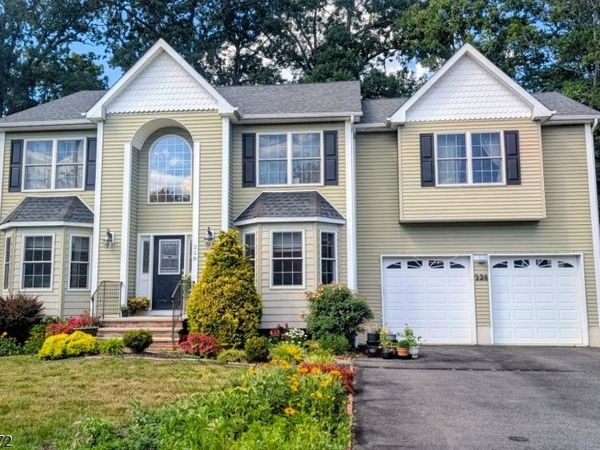 228 Atlantic Dr, Parsippany-Troy Hills, NJ 07054