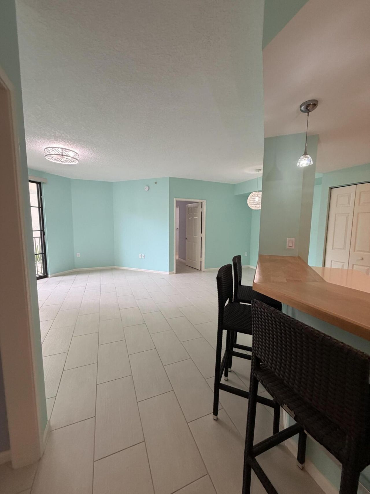 630 S Sapodilla Avenue, Unit 416, West Palm Beach, FL 33401 Photo