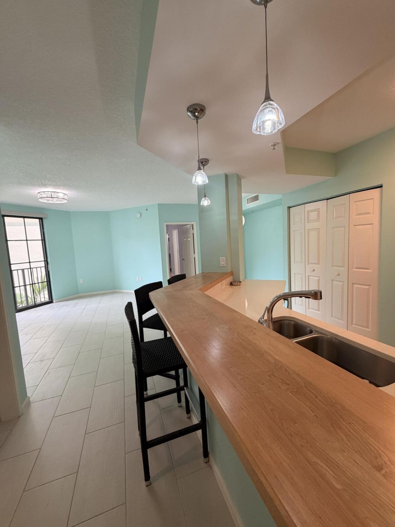 630 S Sapodilla Avenue, Unit 416, West Palm Beach, FL 33401 Photo