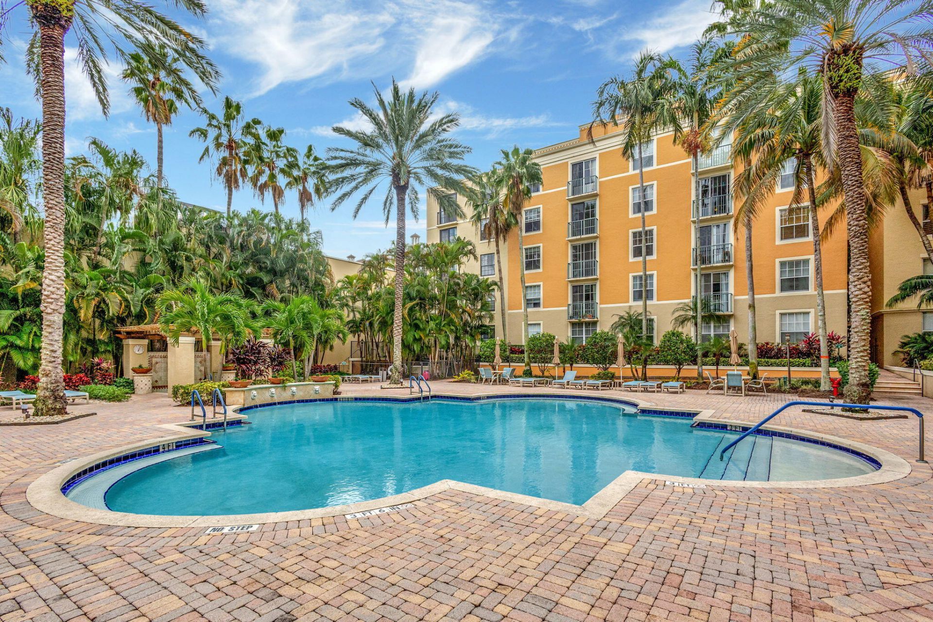 630 S Sapodilla Avenue, Unit 416, West Palm Beach, FL 33401 Photo