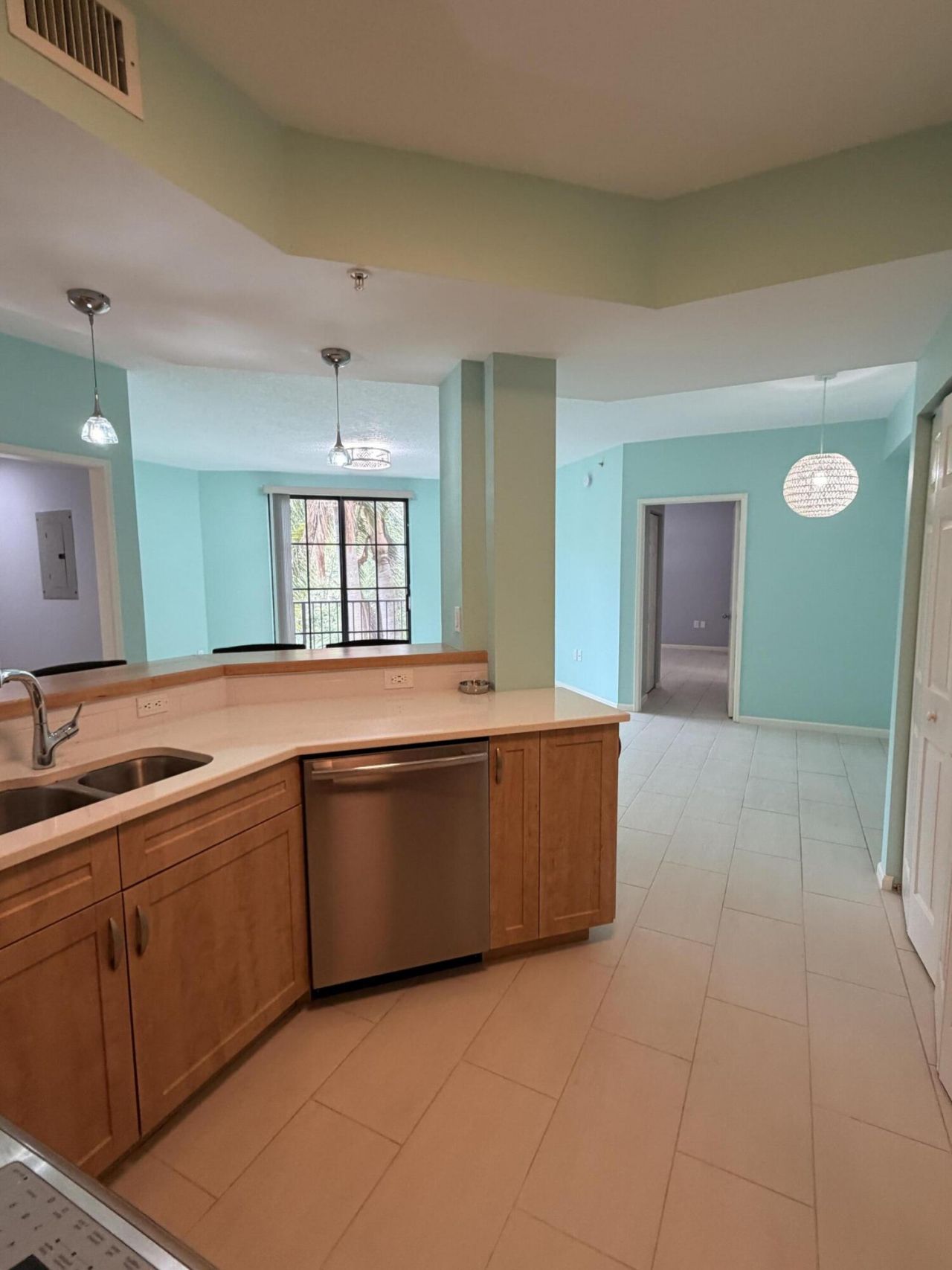 630 S Sapodilla Avenue, Unit 416, West Palm Beach, FL 33401 Photo