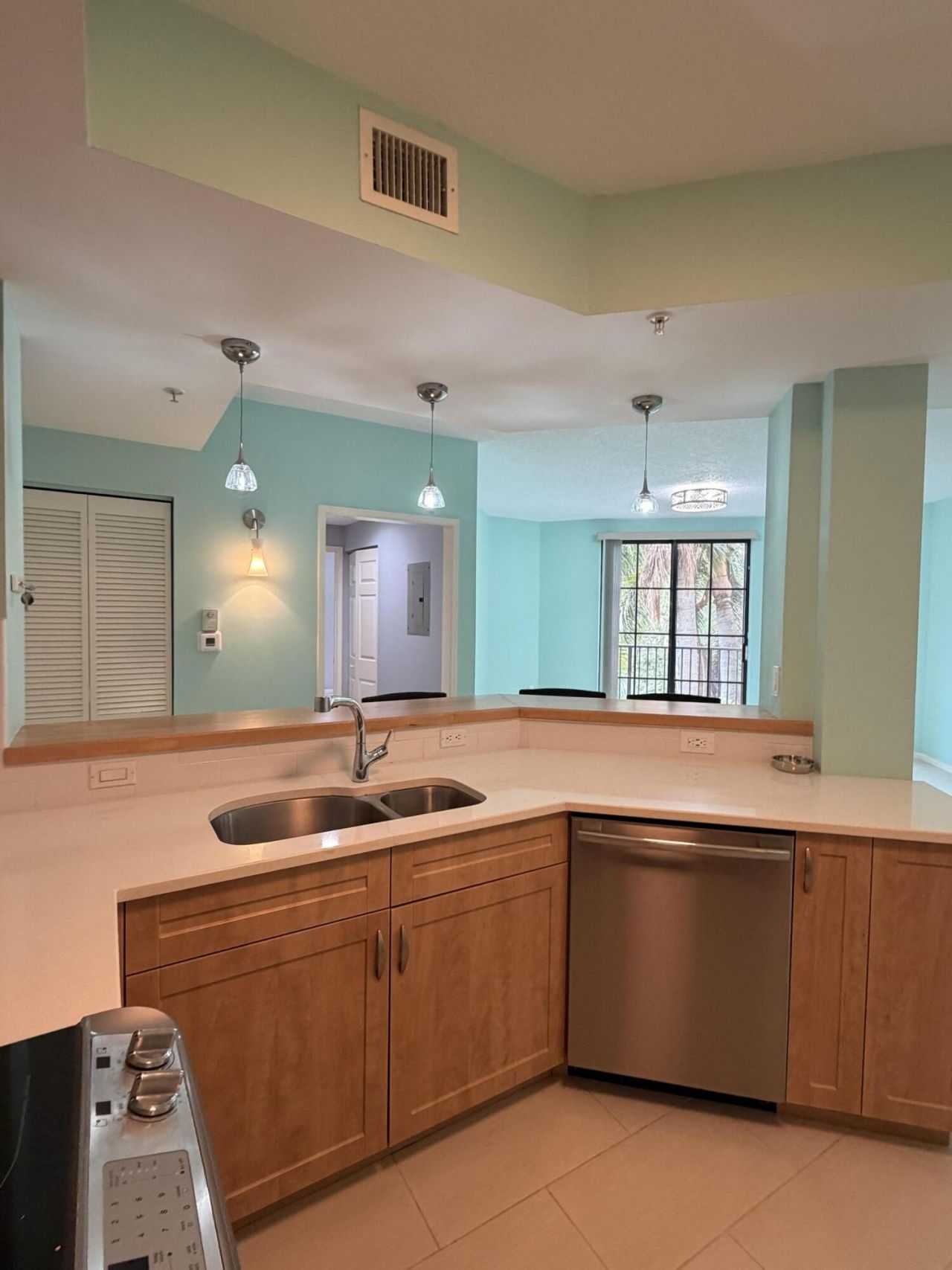 630 S Sapodilla Avenue, Unit 416, West Palm Beach, FL 33401 Photo