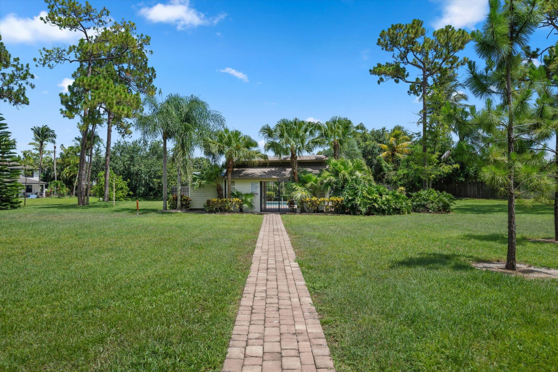 352 Wood Dale Drive, Wellington, FL 33414 Photo