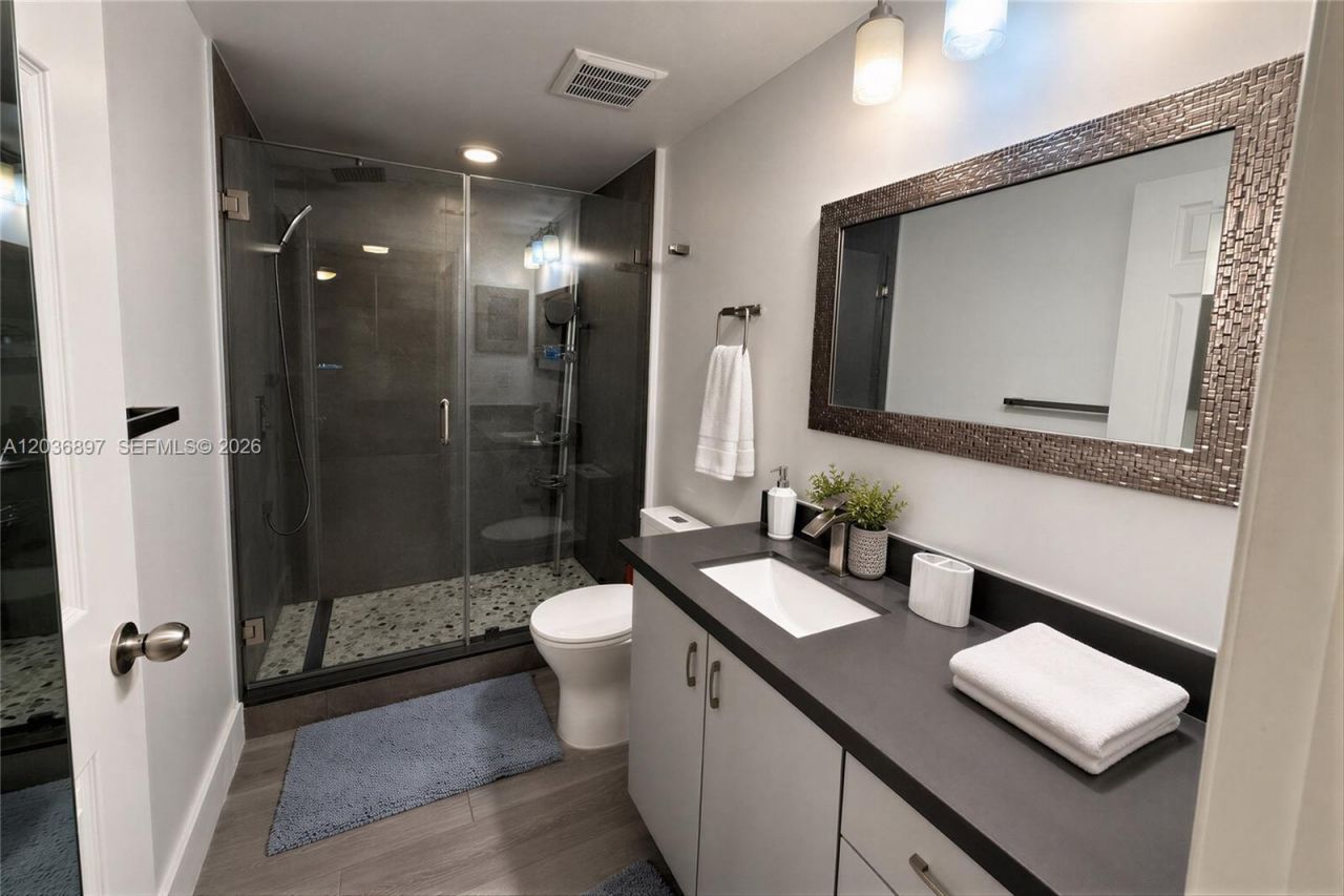 1900 Van Buren St, Unit 317B, Hollywood, FL 33020 Photo