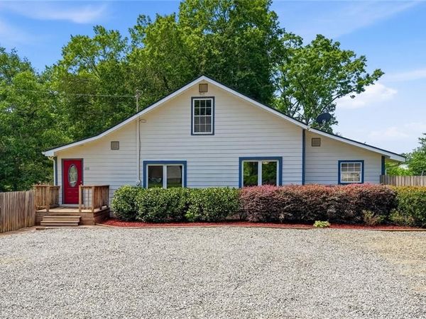 135 Grogan Road NE, White, GA 30184