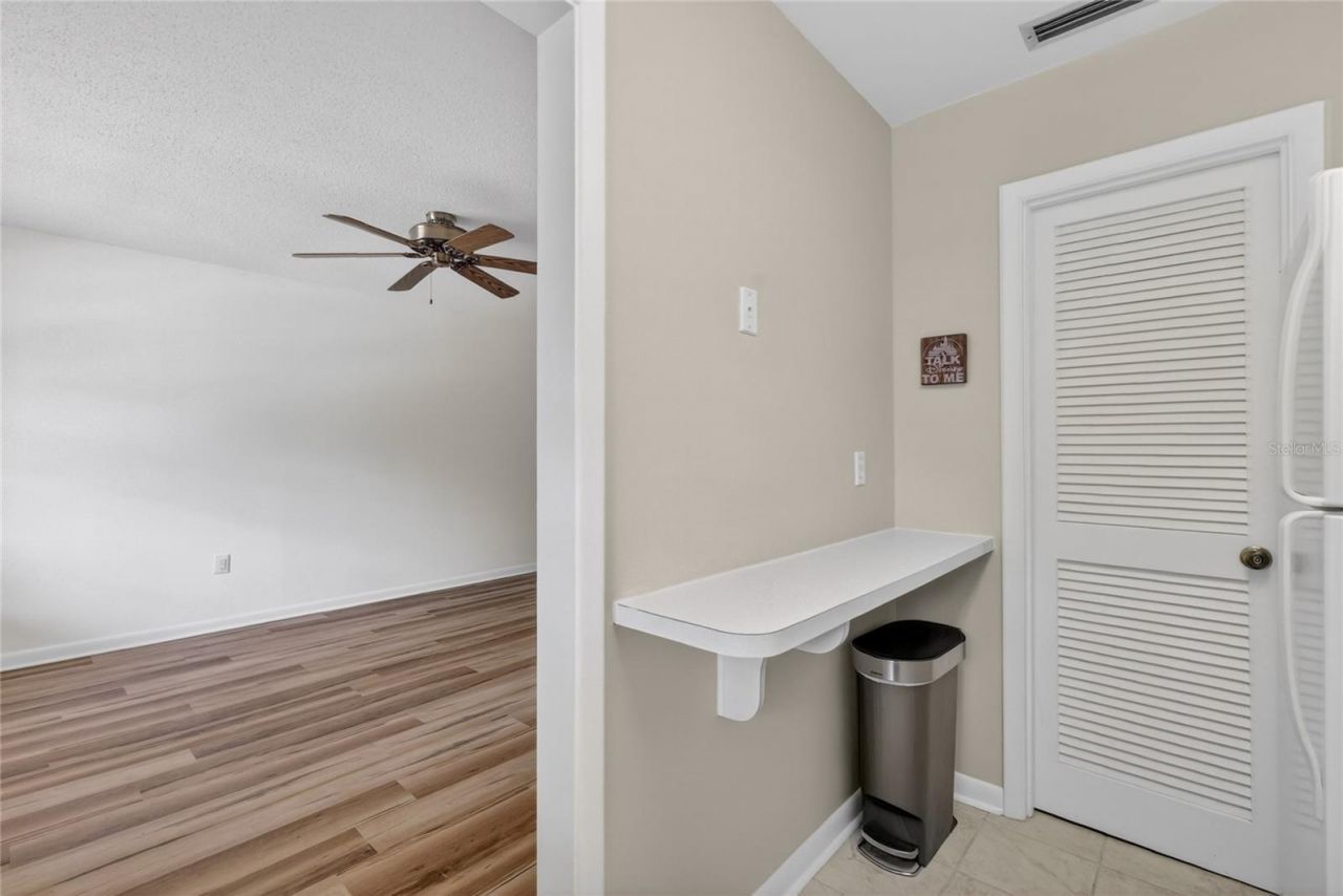 200 E 10th Avenue , Unit 8, Mount Dora, FL 32757 Photo