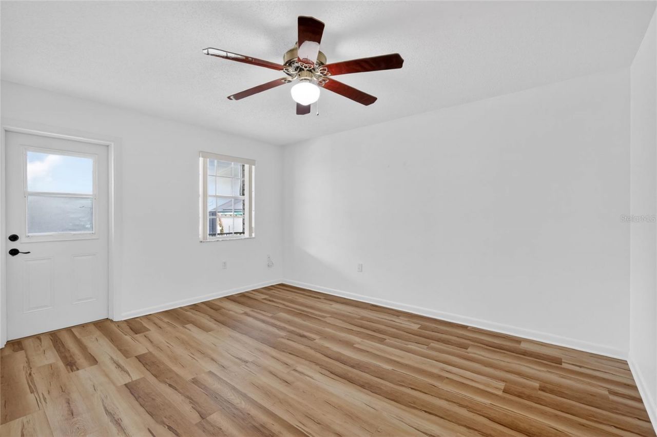 200 E 10th Avenue , Unit 8, Mount Dora, FL 32757 Photo