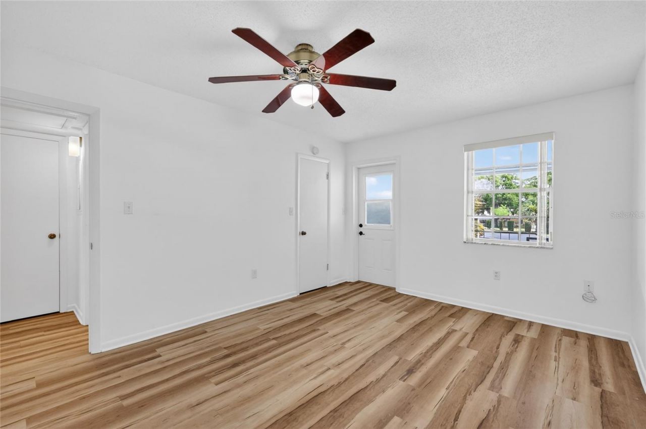 200 E 10th Avenue , Unit 8, Mount Dora, FL 32757 Photo