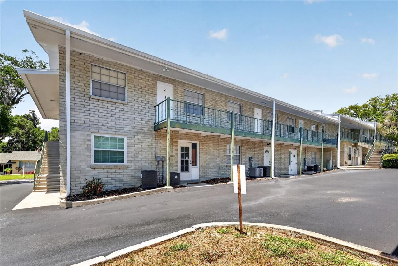 200 E 10th Avenue , Unit 8, Mount Dora, FL 32757 Photo