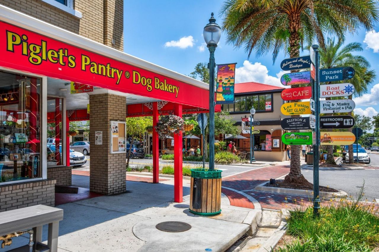 200 E 10th Avenue , Unit 8, Mount Dora, FL 32757 Photo