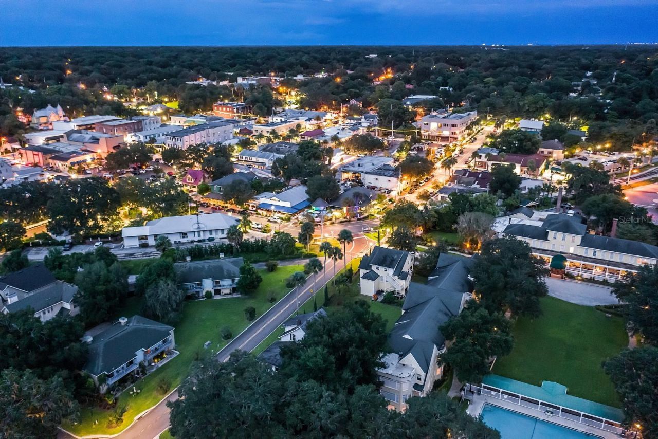 200 E 10th Avenue , Unit 8, Mount Dora, FL 32757 Photo