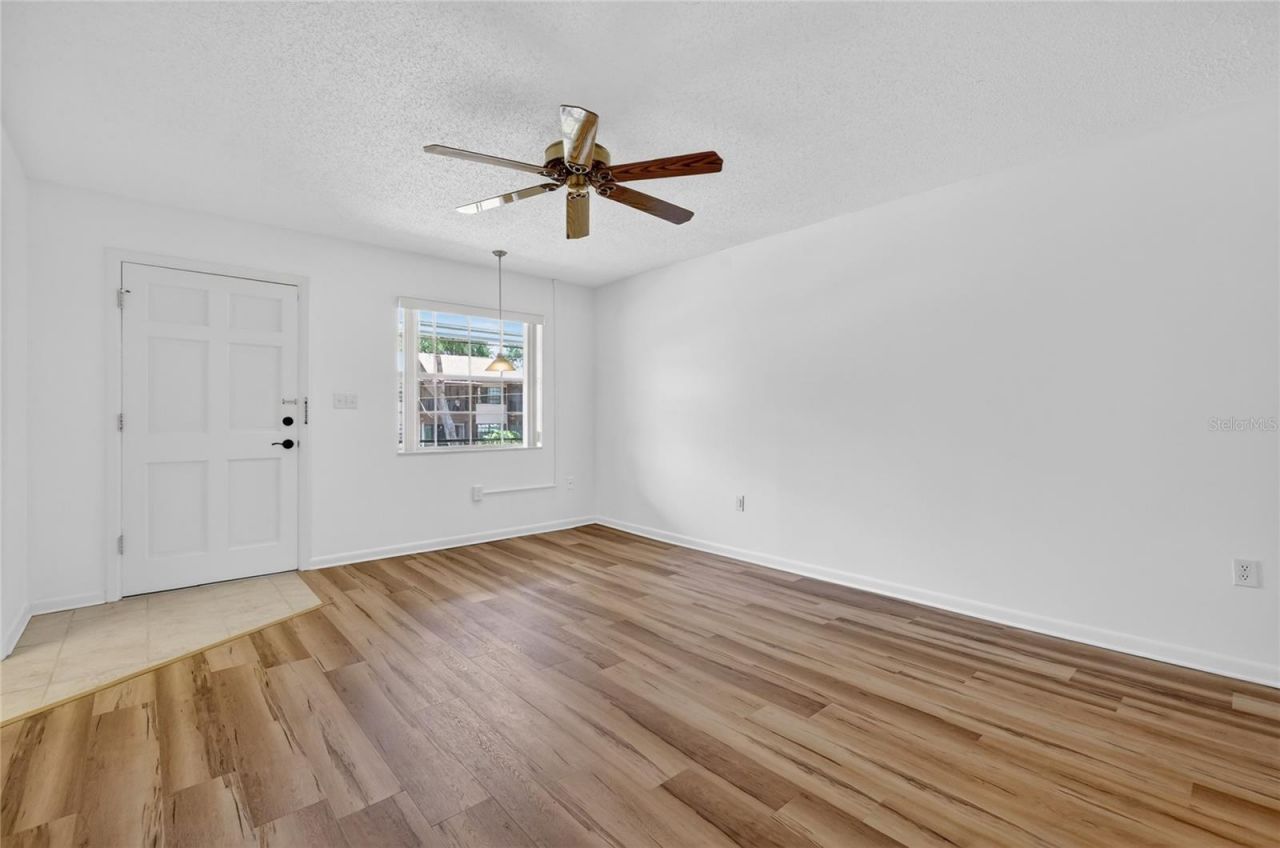 200 E 10th Avenue , Unit 8, Mount Dora, FL 32757 Photo
