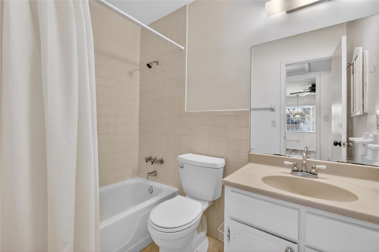 200 E 10th Avenue , Unit 8, Mount Dora, FL 32757 Photo