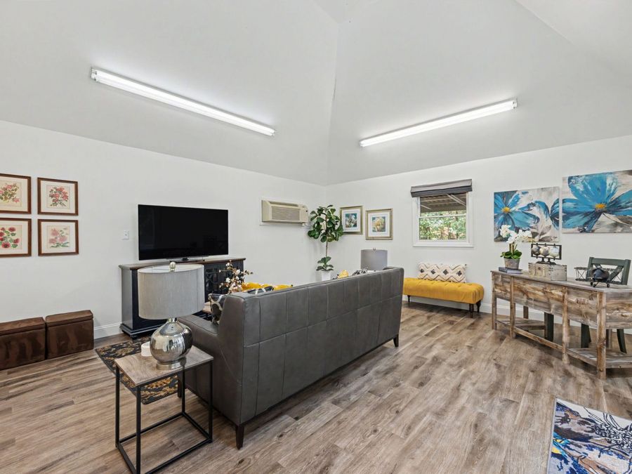 Property Image 106