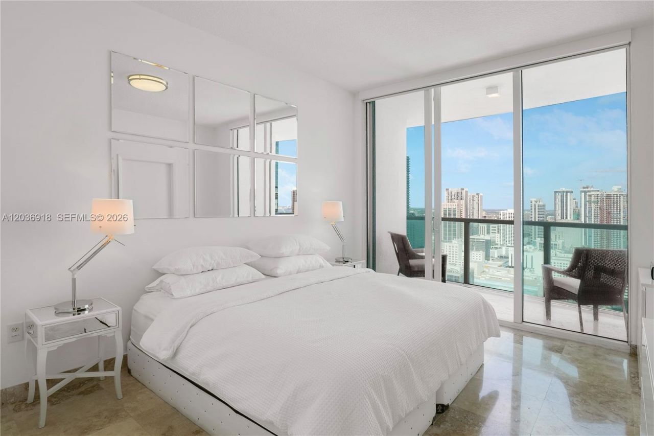 31 SE 5th St , Unit 3812, Miami, FL 33131 Photo