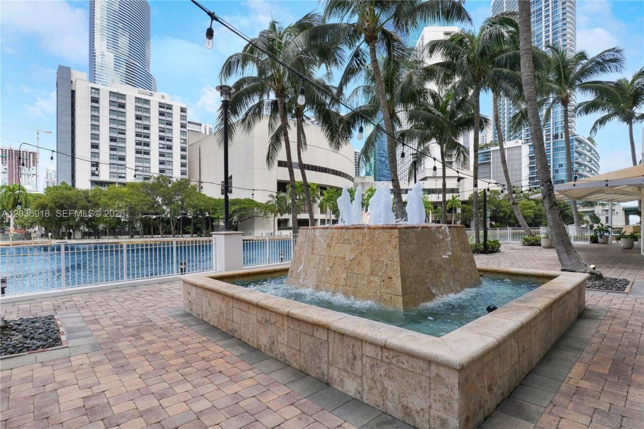 31 SE 5th St , Unit 3812, Miami, FL 33131 Photo