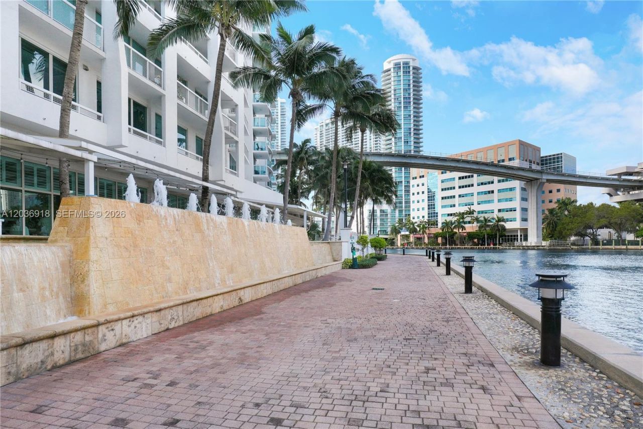 31 SE 5th St , Unit 3812, Miami, FL 33131 Photo