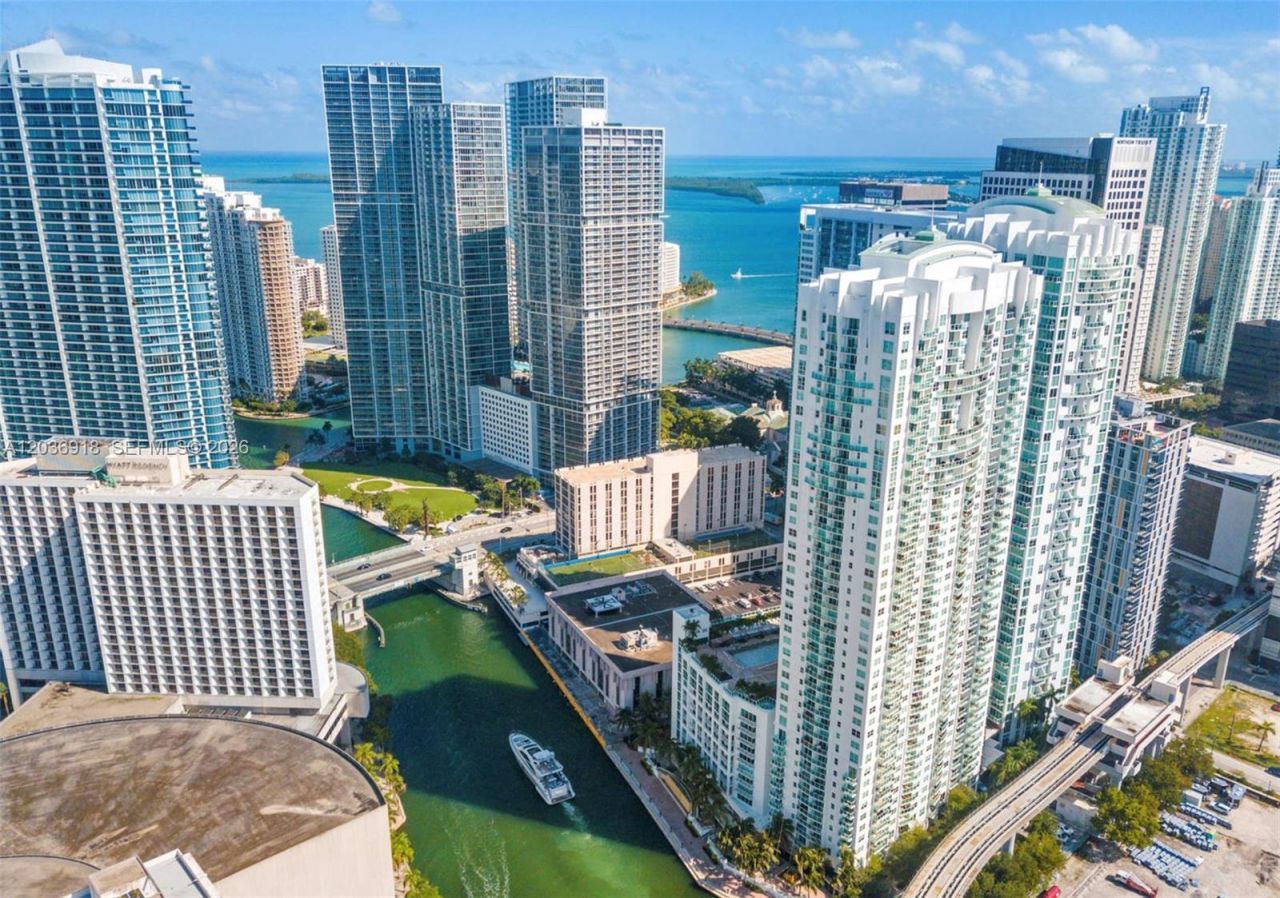 31 SE 5th St , Unit 3812, Miami, FL 33131 Photo