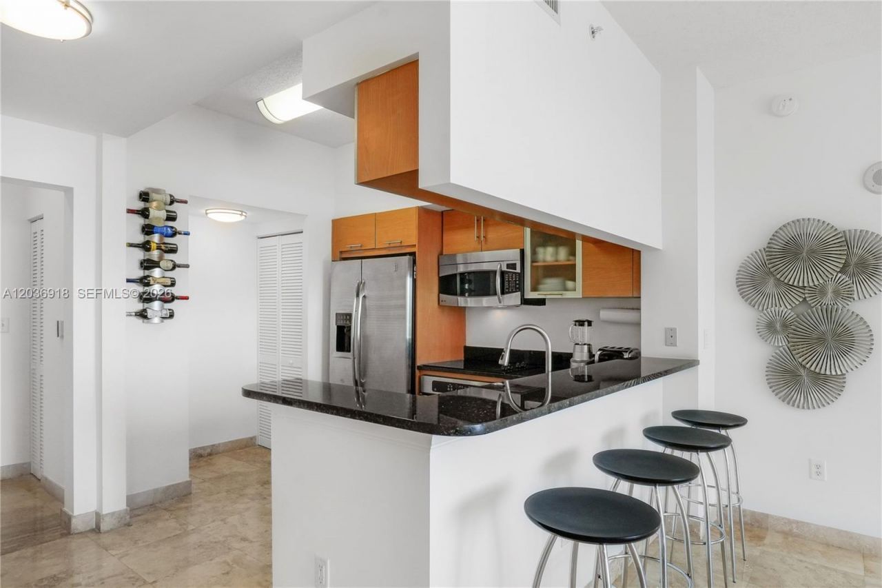 31 SE 5th St , Unit 3812, Miami, FL 33131 Photo