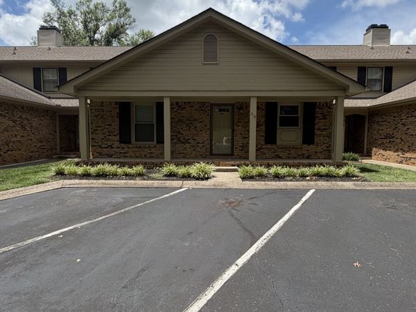 318 Kingswood Ct, Clarksville, TN 37043