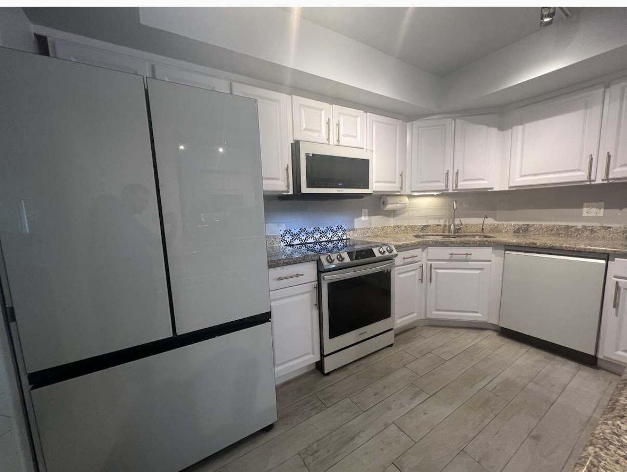1639 Embassy Drive, West Palm Beach, FL 33401 Photo