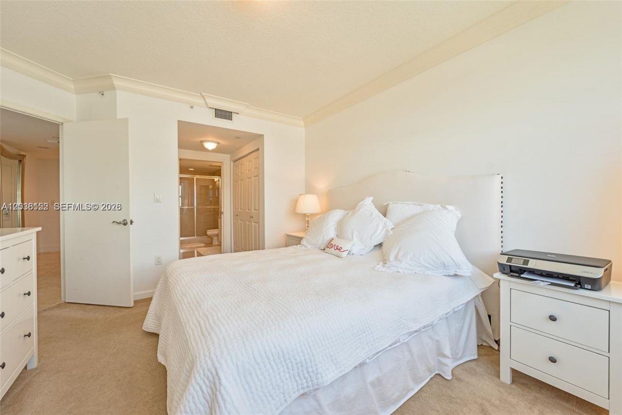 19501 W Country Club Dr, Unit 2513, Aventura, FL 33180 Photo