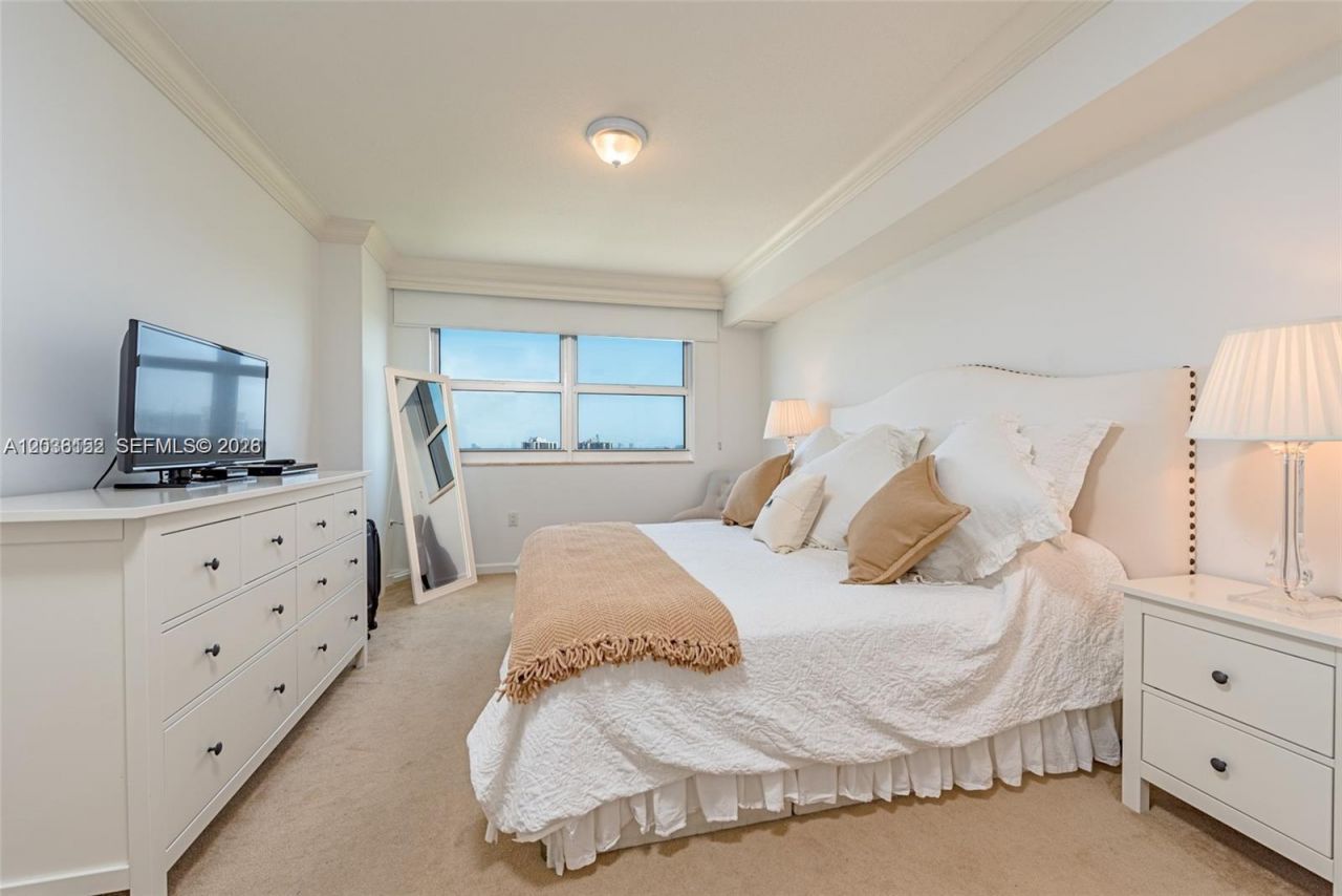 19501 W Country Club Dr, Unit 2513, Aventura, FL 33180 Photo