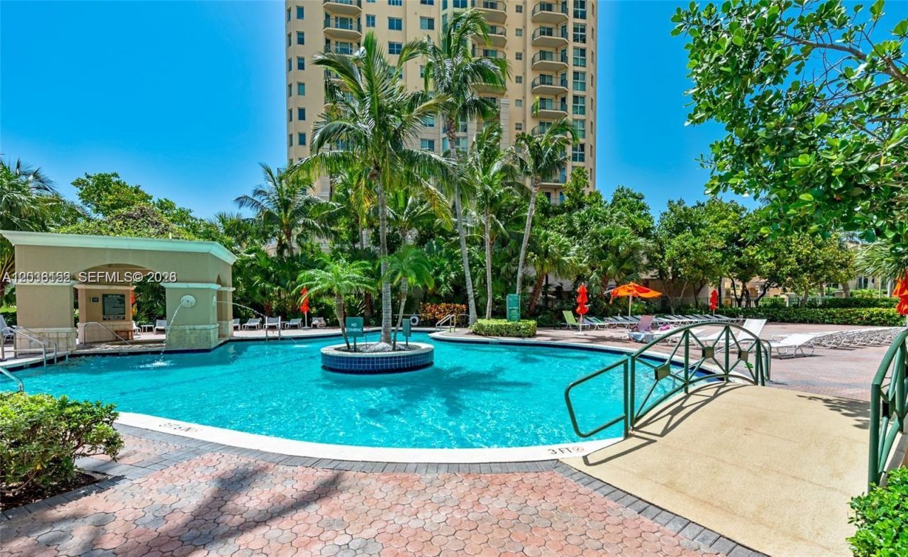 19501 W Country Club Dr, Unit 2513, Aventura, FL 33180 Photo