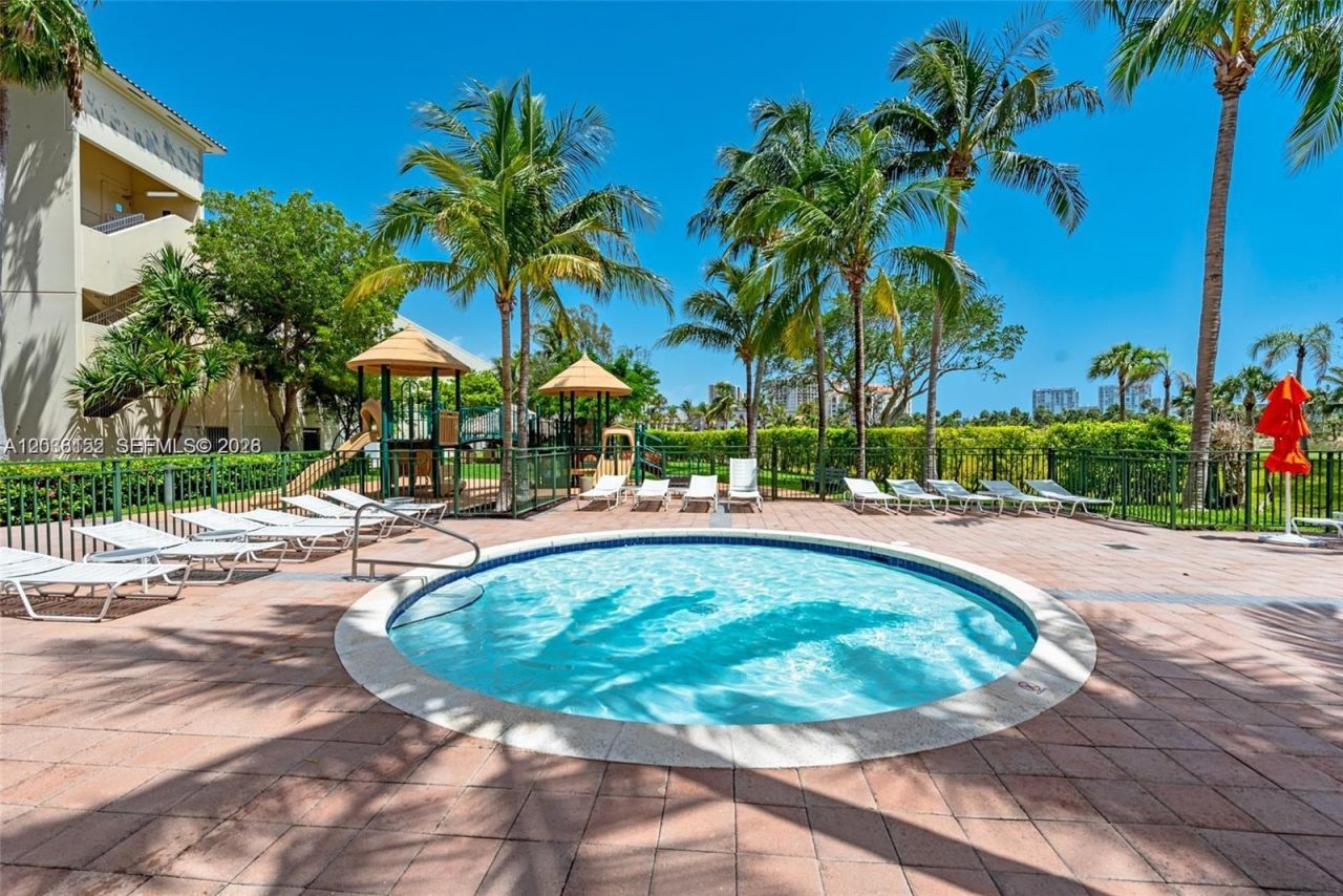 19501 W Country Club Dr, Unit 2513, Aventura, FL 33180 Photo