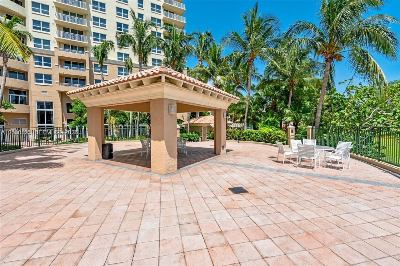 19501 W Country Club Dr, Unit 2513, Aventura, FL 33180 Photo