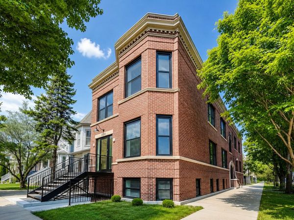2604 N Drake Avenue , Unit 1R, Chicago, IL 60647