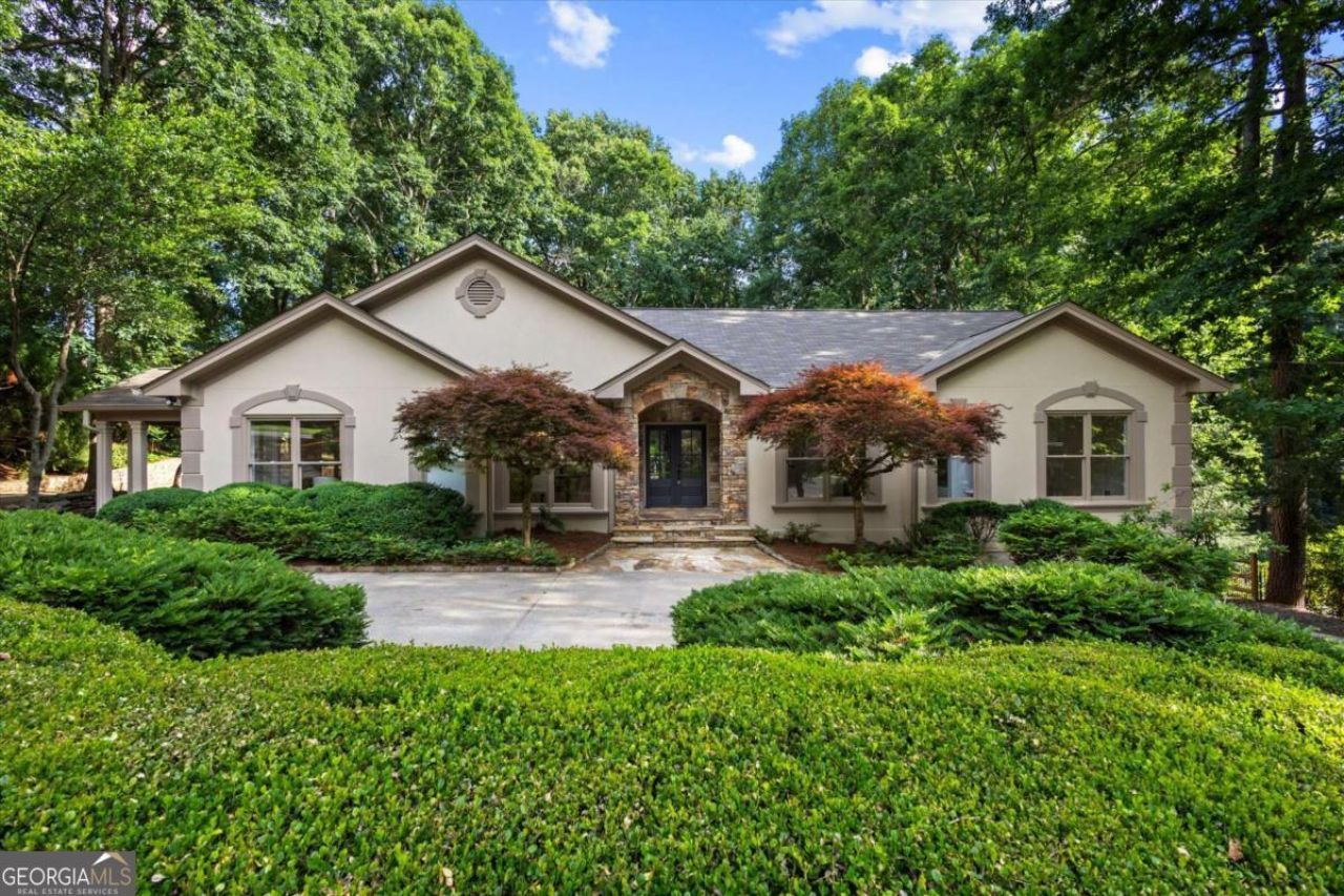 8920 Huntcliff Trce, Atlanta, GA 30350 Main Photo